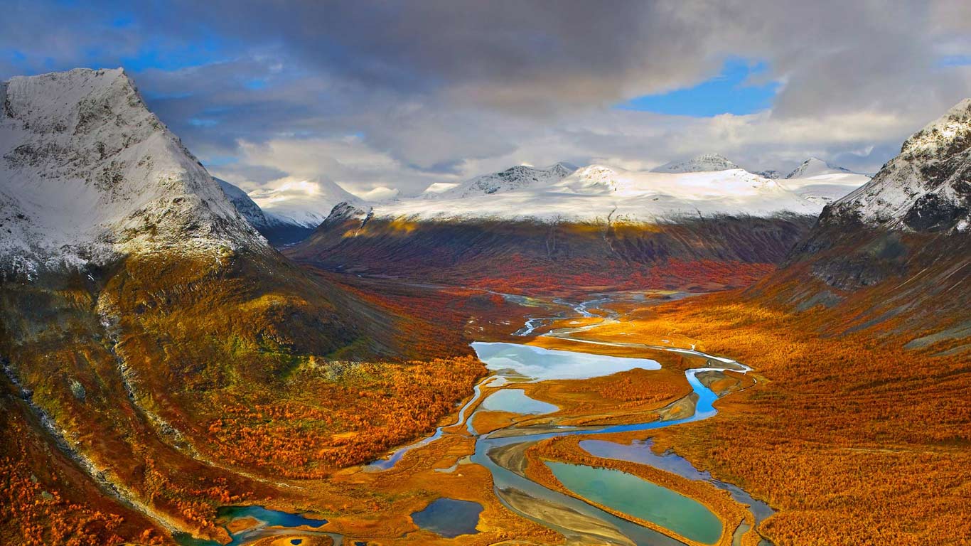 The Rapa Valley in Sarek National Park, Sweden (© Hans Strand/plainpicture)(Bing United Kingdom)