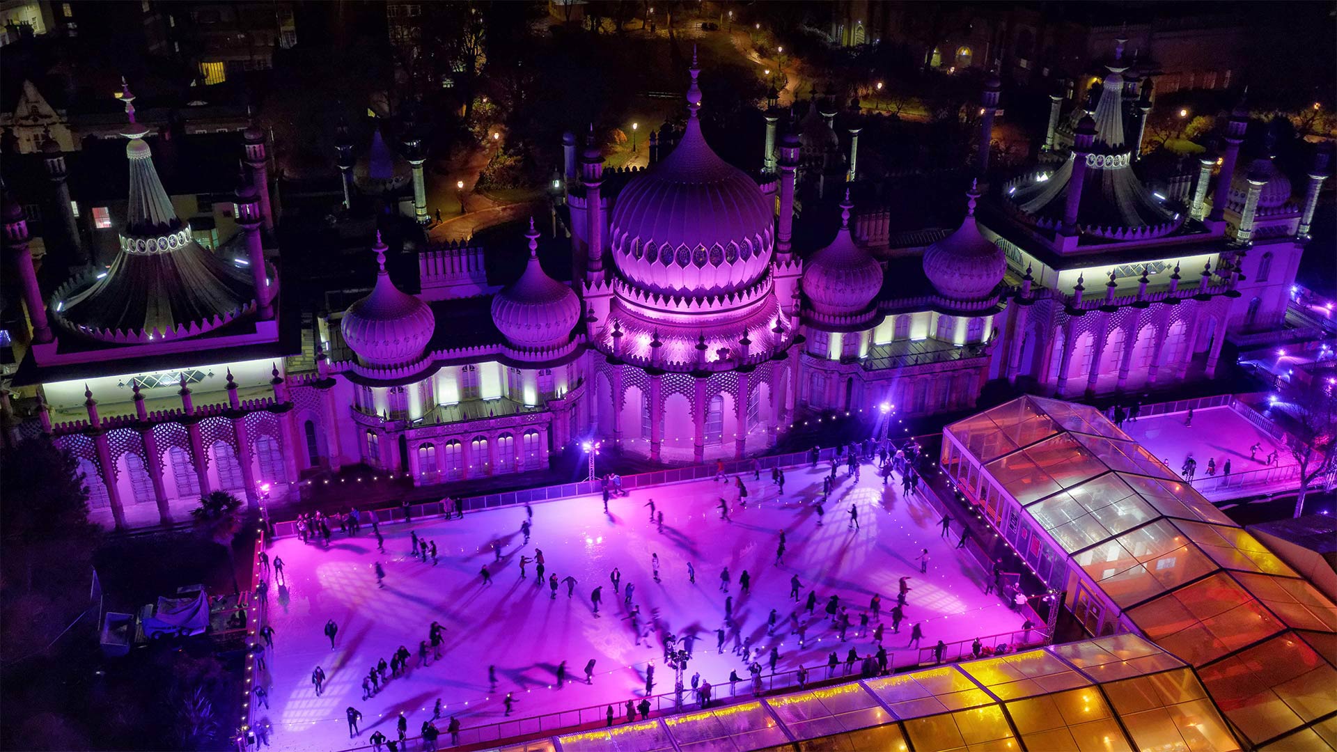 Royal Pavilion Ice Rink in Brighton, England (© Chris Gorman/Getty Images)(Bing Canada)