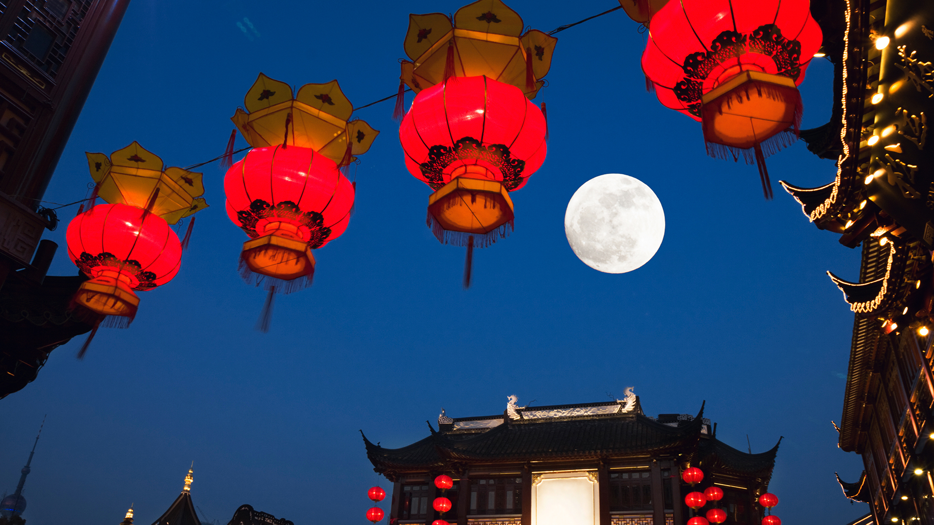 中秋之夜, 上海豫园 (© Zyxeos30/Getty images)(Bing China)