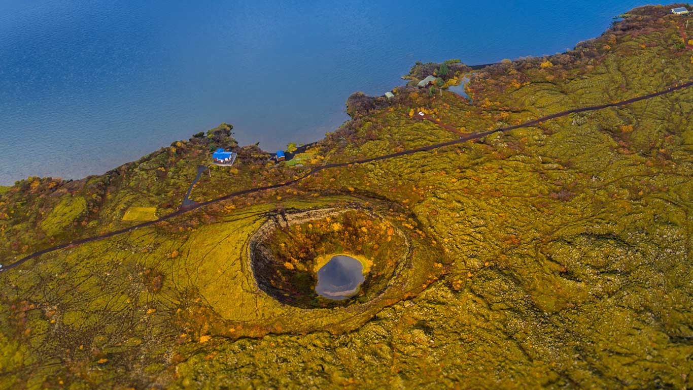 A crater in Þingvellir National Park, Iceland (© Ragnar Th Sigurdsson/Alamy)(Bing United Kingdom)