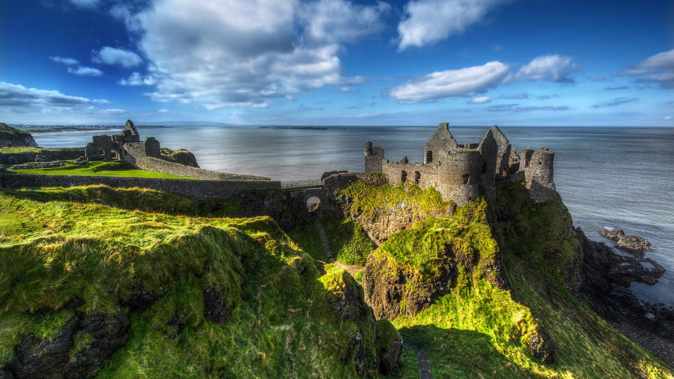 Dunluce Castle, County Antrim, Northern Ireland (© Gareth Wray/Getty Images)(Bing United States)