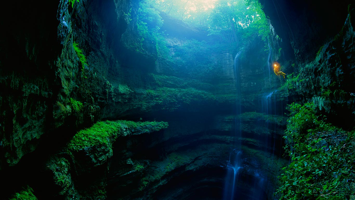 Neversink Pit, Jackson County, Alabama, USA (© George Steinmetz/Corbis)(Bing United Kingdom)