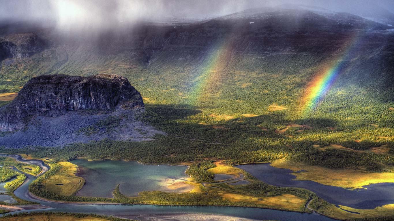 Rapa River Valley in Sarek National Park, Norbotten County, Sweden (© Johan Assarsson/Getty Images)(Bing United Kingdom)