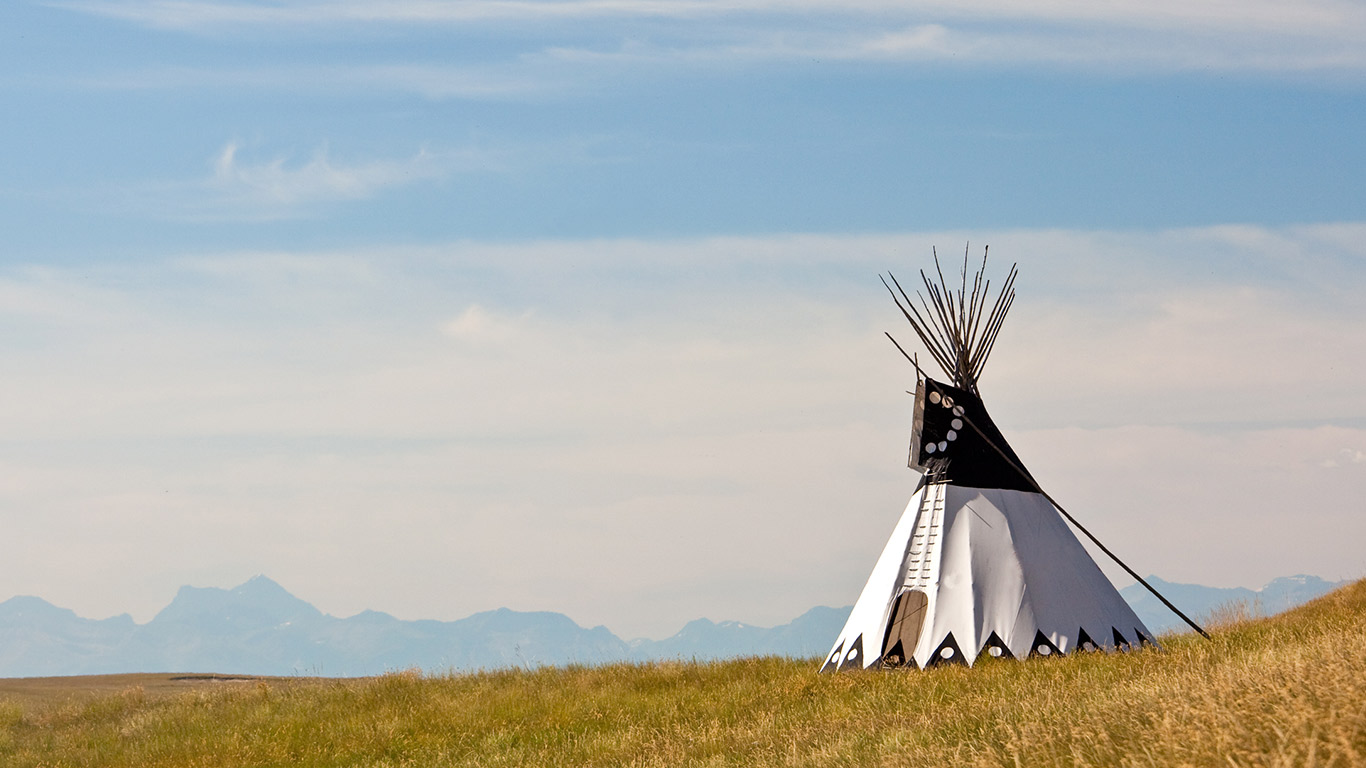 A tepee located in southern Alberta (© ImagineGolf/Getty Images)(Bing Canada)