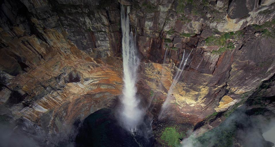 Angel Falls, Bolivar, Venezuela -- Jay Dickman/CORBIS &copy; (Bing United Kingdom)