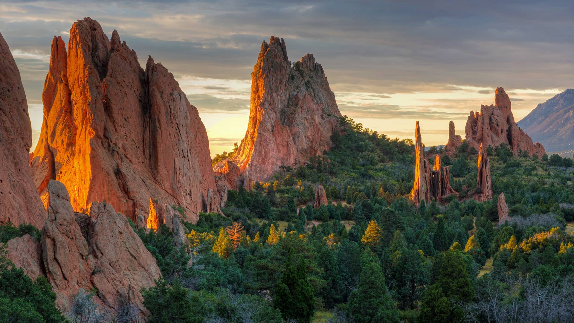 Garden of the Gods Park in Colorado Springs, Colorado, USA (© lightphoto/iStock/Getty Images)(Bing United Kingdom)