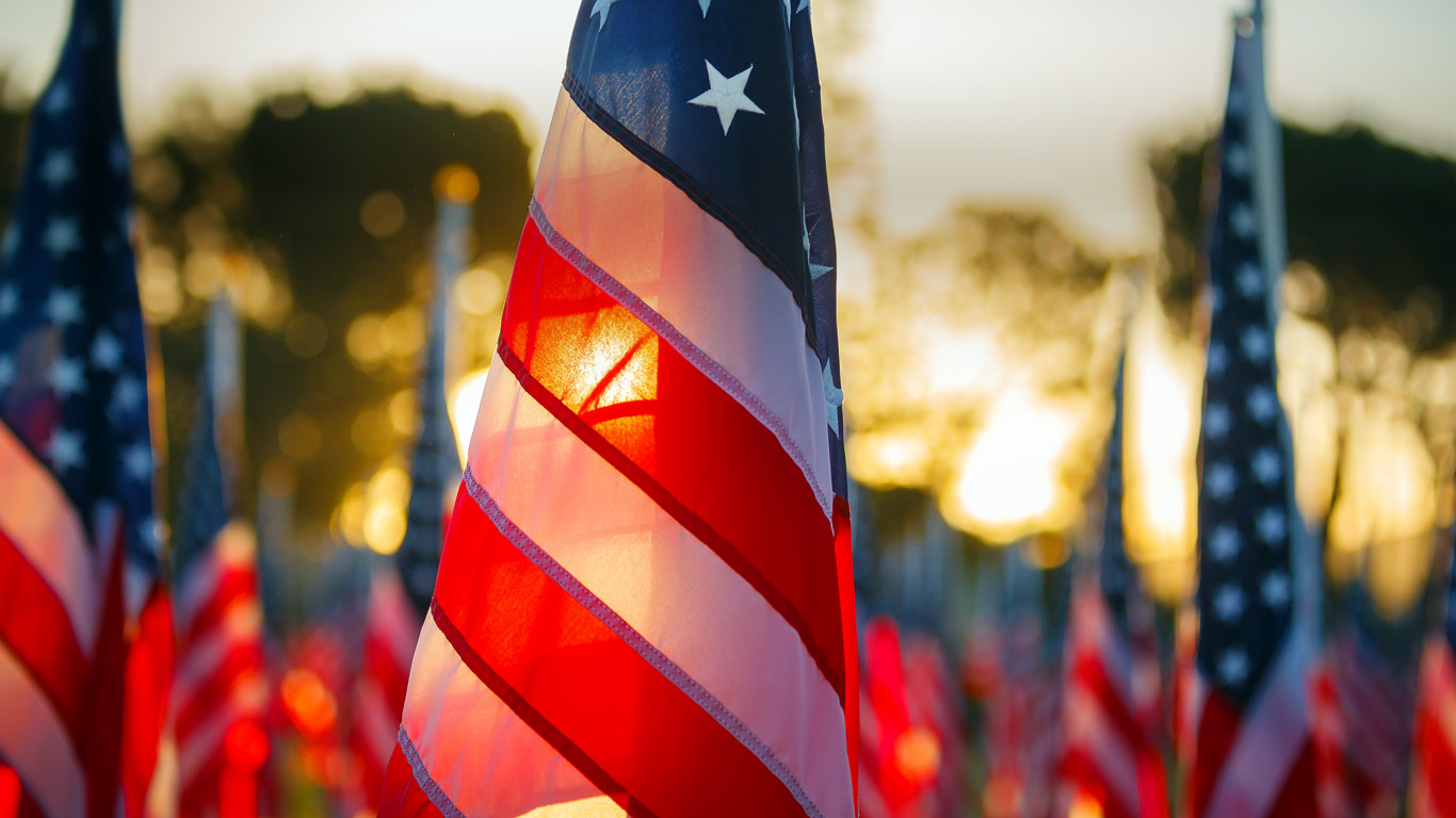 Covina Rotary Field of Valor, Covina, California (© Bobby L. Brett/500px)(Bing United States)