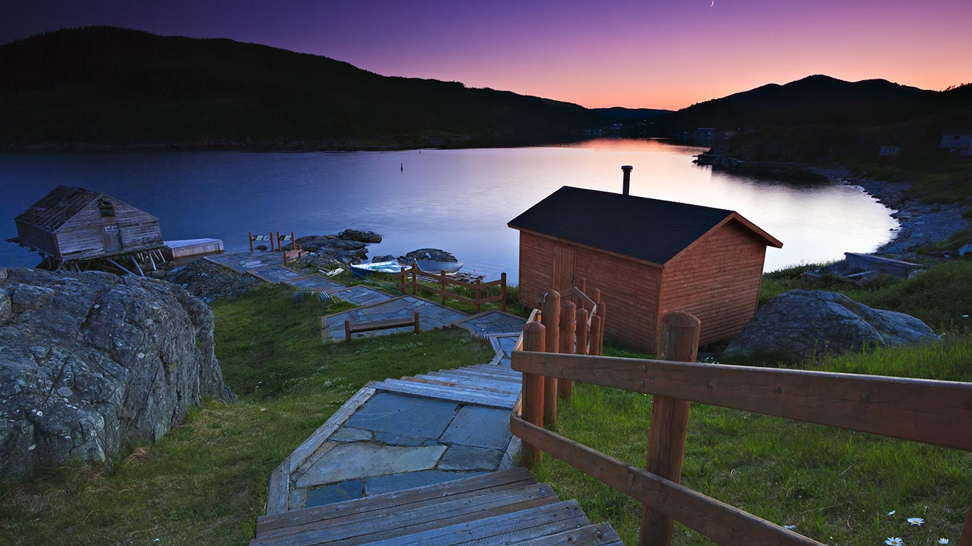 Sunset in the town of Fleur de Lys, Dorset Trail, Nfld. (© Rolf Hicker/Age Footstock)(Bing Canada)