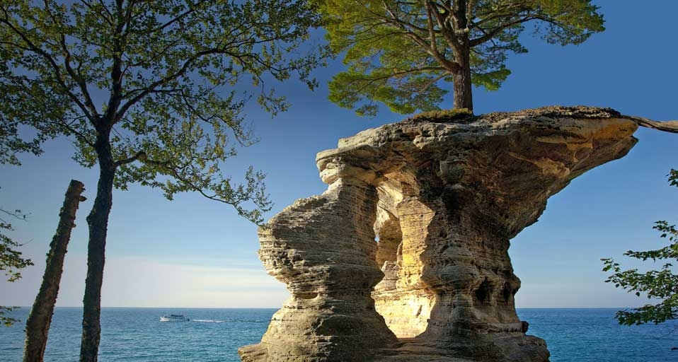 Chapel Rock in Pictured Rocks National Lakeshore, Michigan, USA -- Heeb Photos / eStock Photo &copy; (Bing United Kingdom)