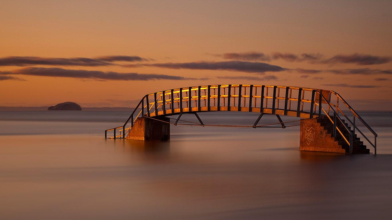 Belhaven Bay Bridge, Firth of Forth, Scotland (© Frame Focus Capture/Getty Images)(Bing United Kingdom)