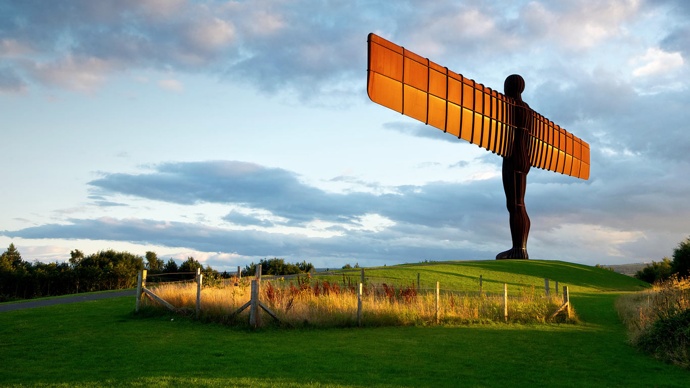 The Angel of the North in Gateshead, Tyne and Wear (© Stephen Taylor/Alamy)(Bing United Kingdom)