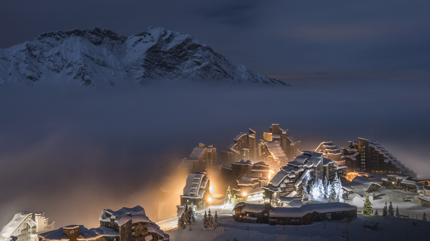 Avoriaz la nuit, Haute-Savoie, Rhône-Alpes (© Dylan H. Brown/Aurora Photos)(Bing France)