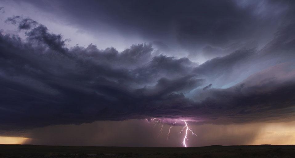 Thunderstorm over the prairie in Montana, USA (© Artbeats) &copy; (Bing United Kingdom)