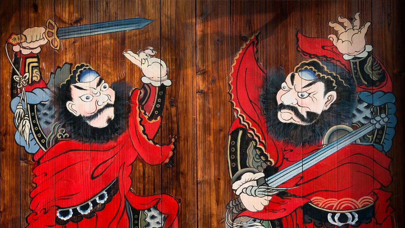 月河古镇一户人家门前画着的门神 ，浙江 (© Keren Su/China Span/Getty Images)(Bing China)