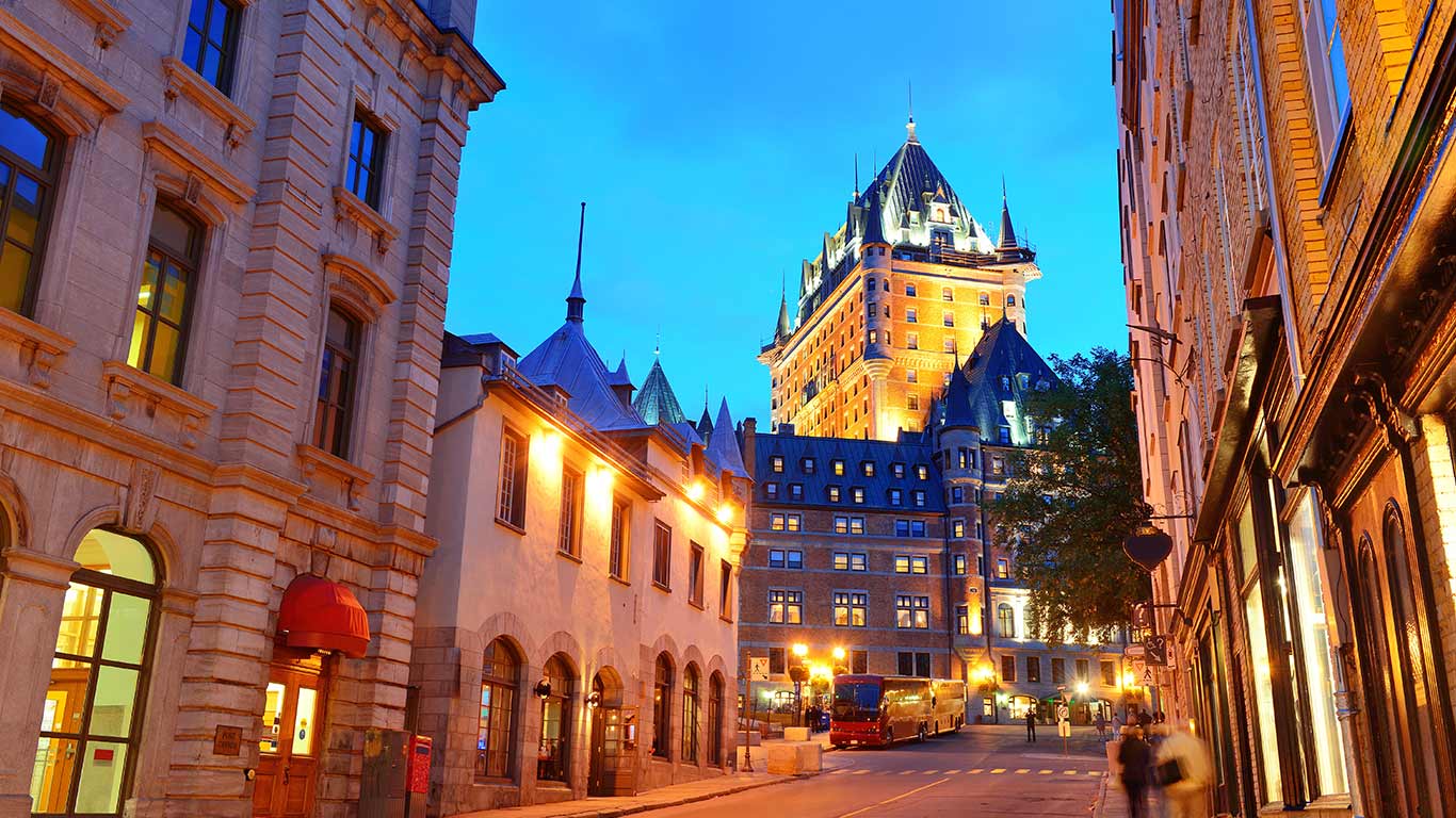 Description: Chateau Frontenac at dusk in Quebec City (© Songquan Deng/Alamy Stock Photo)(Bing Canada)