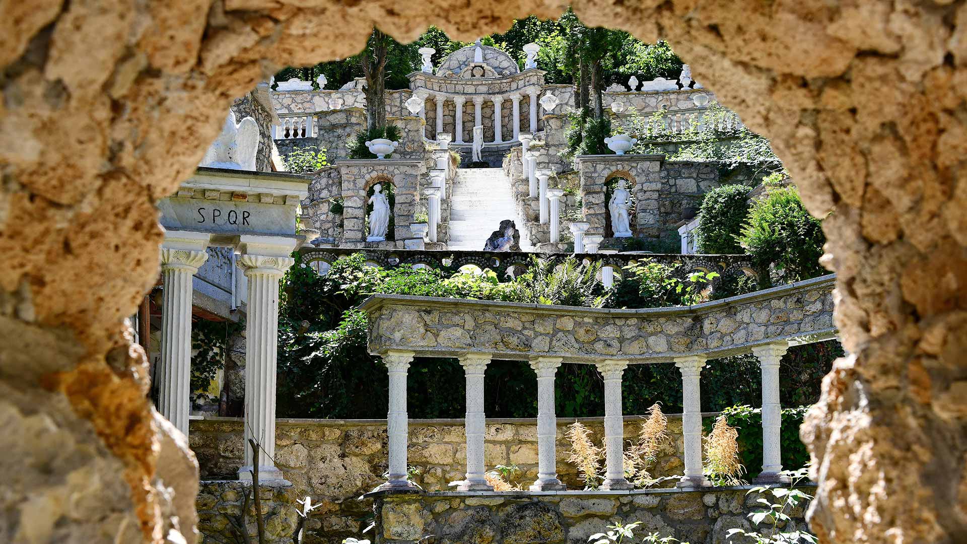 Barockgarten in Egloffstein, Bayern, Deutschland (© Rüdiger Hess/geo-select FotoArt)(Bing Deutschland)