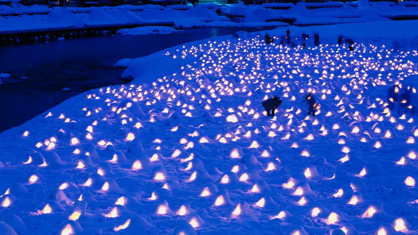 ｢横手の雪まつり｣秋田, 横手市 (© JTB Media Creation, Inc./Alamy)(Bing Japan)
