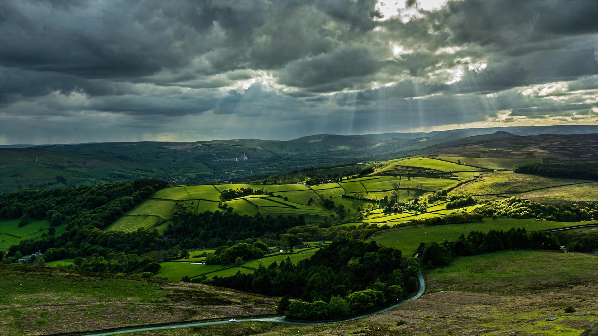 Hope Valley in the Peak District (© Daniel_Kay/Getty Images Plus)(Bing United Kingdom)
