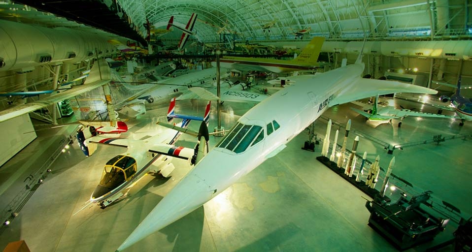 Flugzeugausstellung im Steven F. Udvar-Házy Center, Teil des Smithsonian Air and Space Museum, Washington, USA – David Sailors/CORBIS &copy; (Bing Germany)