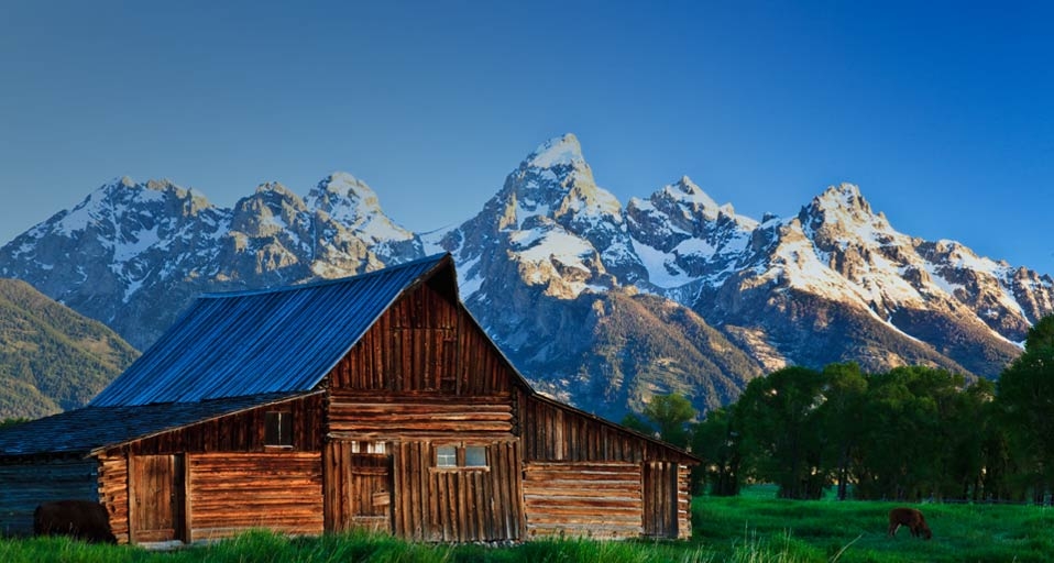 Moulton Barn on Mormon Row, Grand Tetons, Wyoming -- Larry Golden &copy; (Bing Canada)