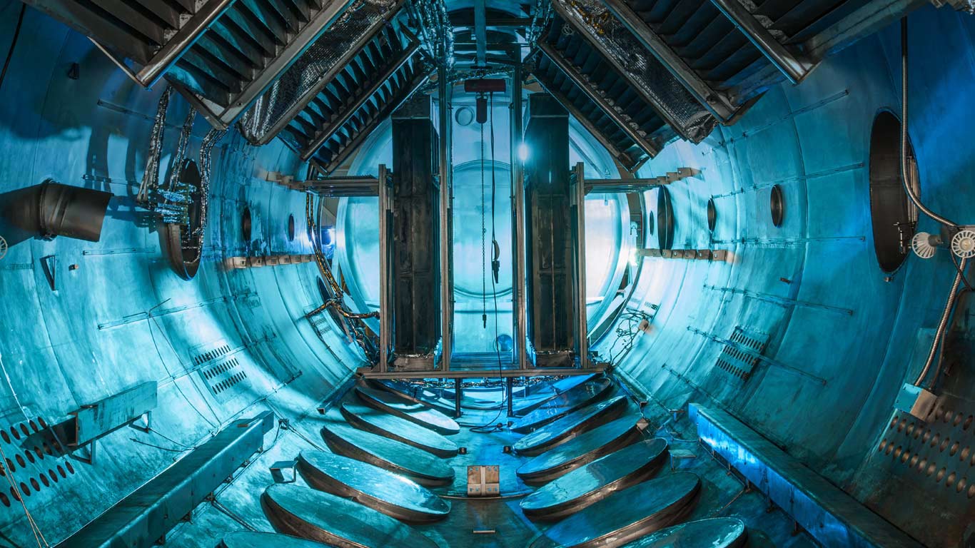 A vacuum chamber at NASA Glenn Research Center in Cleveland, Ohio, USA (© NASA)(Bing United Kingdom)