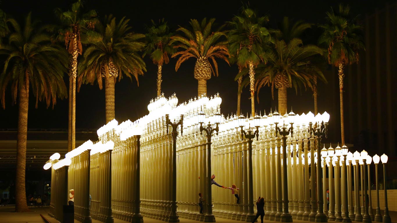 At the Wilshire Boulevard entrance to the Los Angeles County Museum of Art, Los Angeles, California (© Victor Decolongon/Getty Images)(Bing United States)