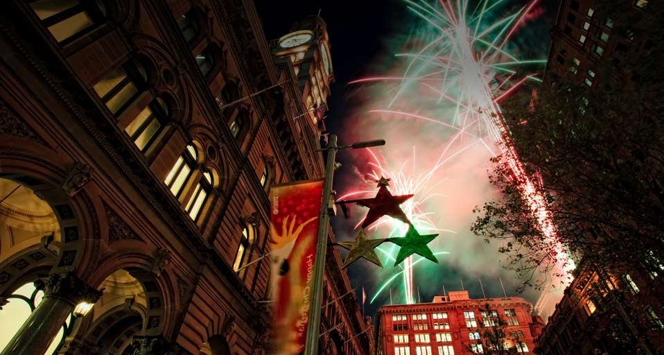 Fireworks christmas.  Lighting of Christmas tree annually in Sydney occurs in Martin Place (© Sacha Fernandez/Flickr/Getty Images) &copy; (Bing Australia)