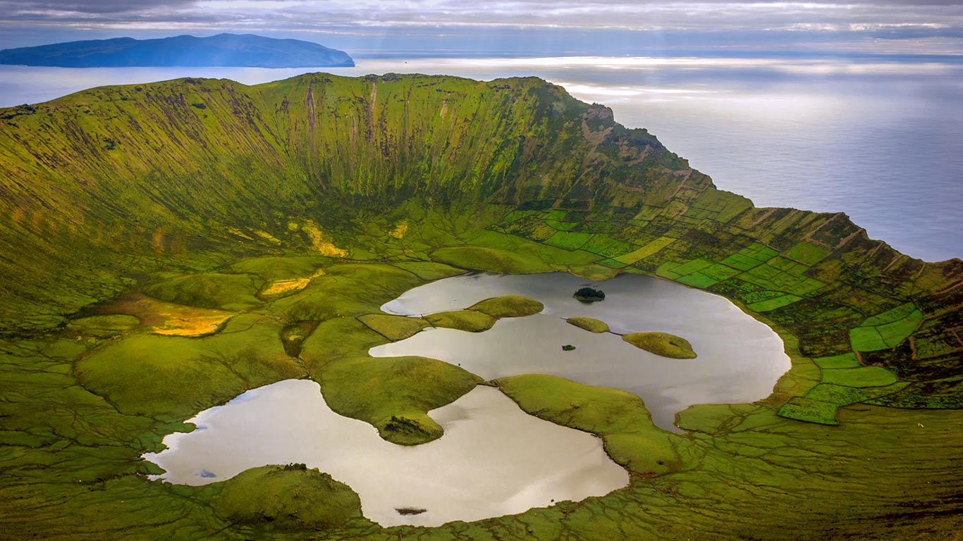 The Caldeirão on Corvo Island, Portugal (© Samuel Domingues/500px)(Bing United Kingdom)