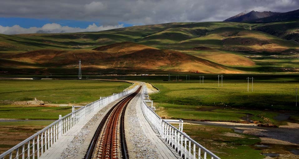 青藏铁路风光 -- “风光无忌，有景必应摄影大赛”/王永杰 &copy; (Bing China)