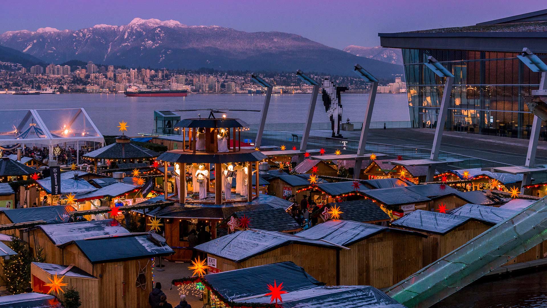Vancouver Christmas Market, Jack Poole Plaza, Vancouver (© Michael Wheatley/Alamy Stock Photo)(Bing Canada)