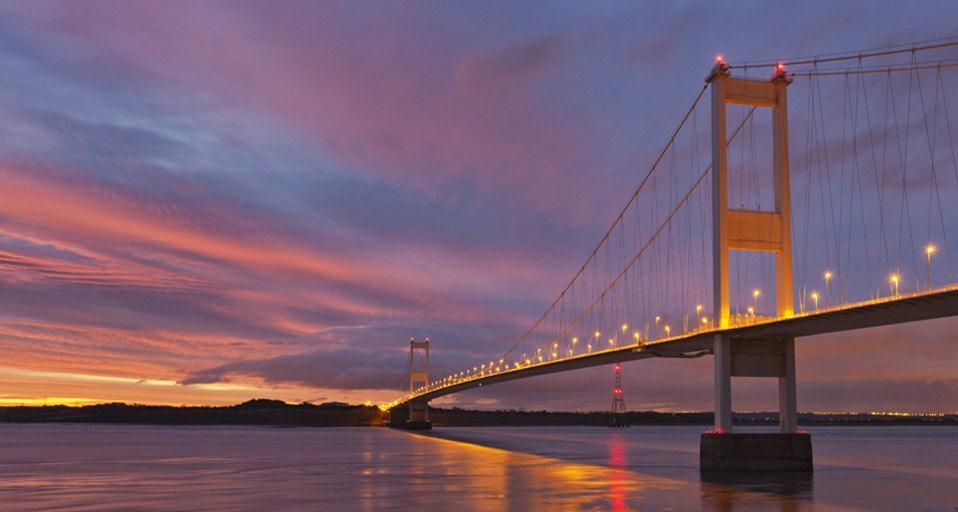 View of Severn Bridge, River Severn, Gloucestershire, England (© FLPA/Allen Lloyd) &copy; (Bing United Kingdom)