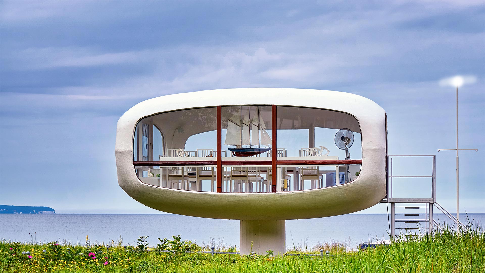 Former lifeguard station on the island of Rügen, Mecklenburg-Western Pomerania, Germany (© DR pics/Shutterstock)(Bing United Kingdom)