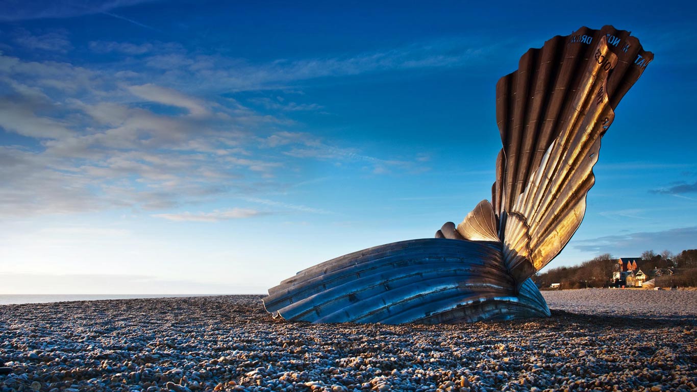 Shell Sculpture on Aldeburgh Beach in honour of Benjamin Britten (© James Talbot/Alamy)(Bing United Kingdom)