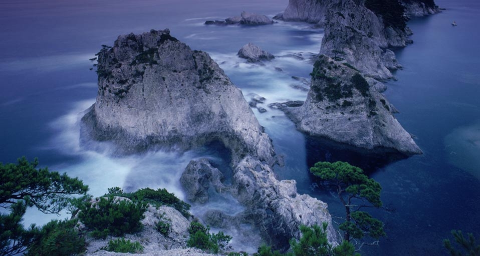 Offshore rocks near Rikuchu National Park, Honshu, Japan -- Chad Ehlers/Photolibrary &copy; (Bing United Kingdom)