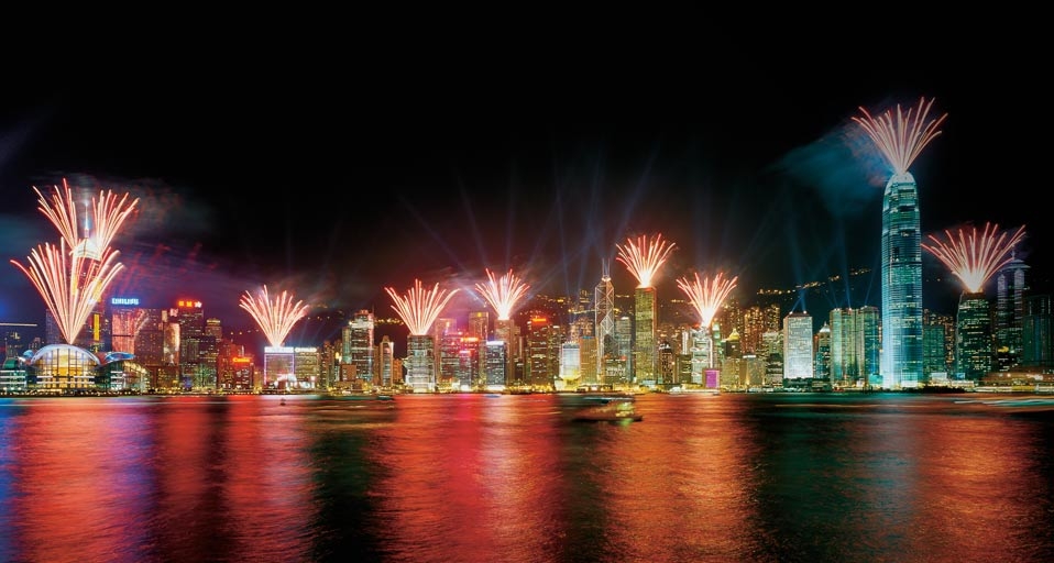 Fireworks over Victoria Harbour, Hong Kong (© Chan Yat Nin/Corbis) &copy; (Bing United Kingdom)