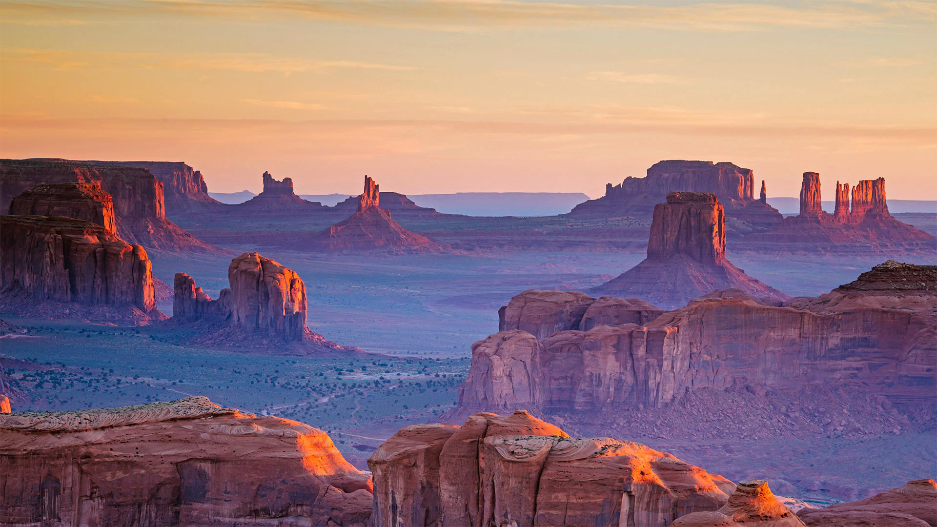 Monument Valley Navajo Tribal Park, between Arizona and Utah, USA (© AWL Images/Danita Delimont)(Bing United Kingdom)