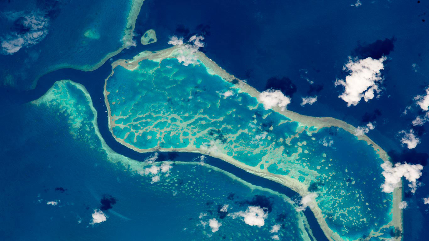 The Great Barrier Reef photographed from the International Space Station (© NASA)(Bing United Kingdom)