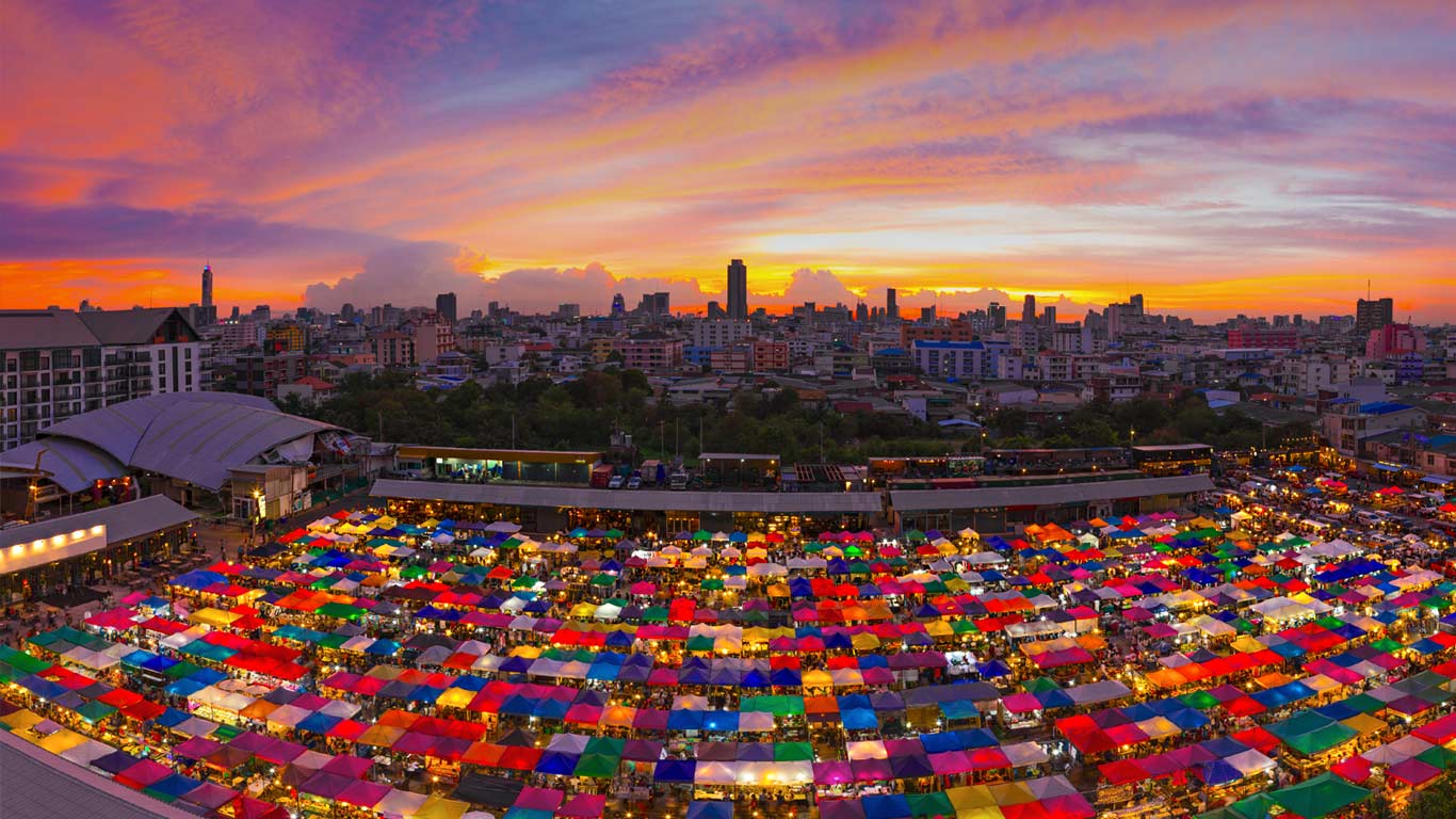 Train Night Market in Ratchada, Bangkok, Thailand (© FUN FUN PHOTO/Shutterstock)(Bing United Kingdom)