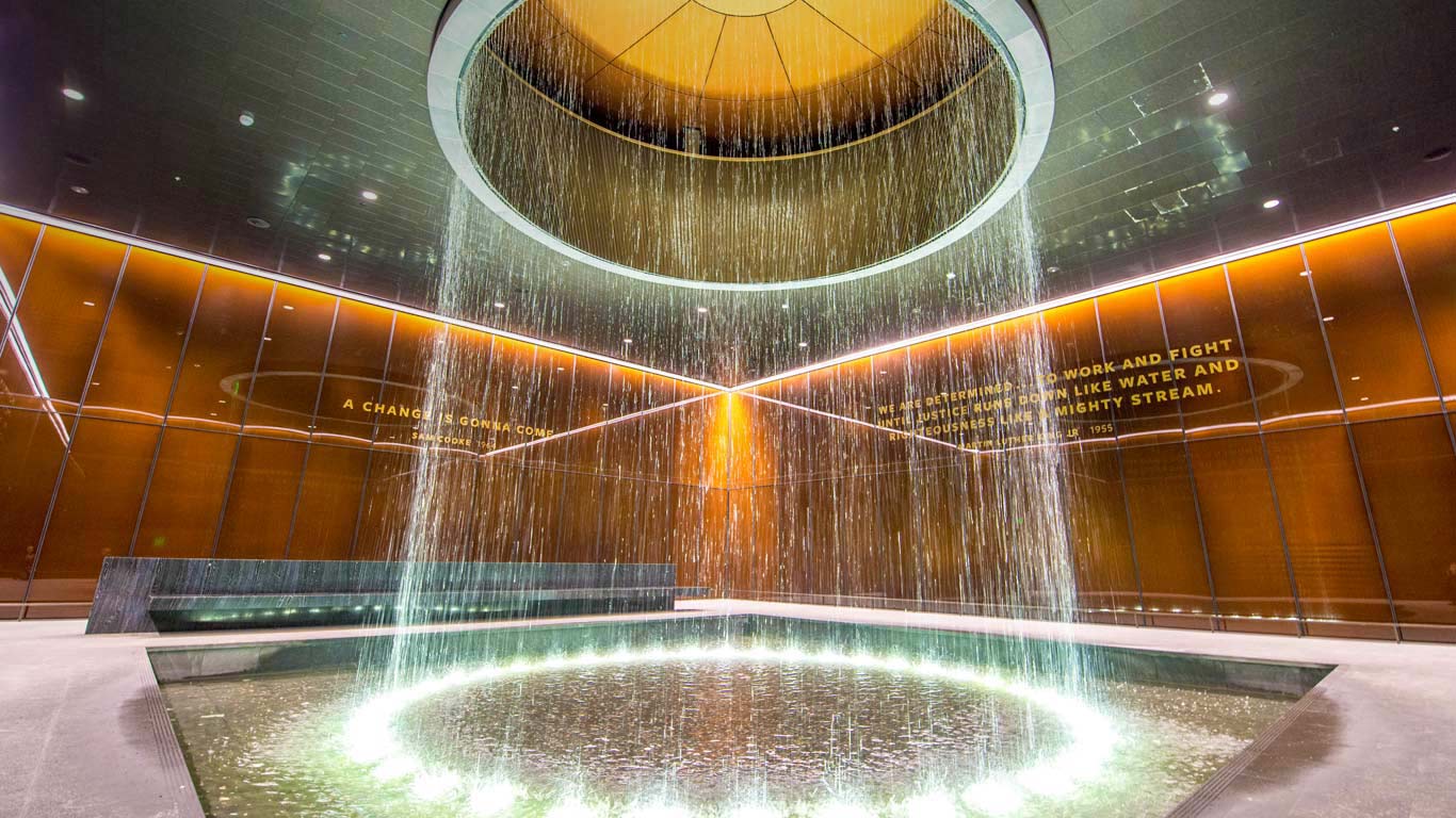 Contemplative Court fountain at the National Museum of African American History and Culture, Washington, DC (© Edwin Remsberg/Alamy)(Bing United States)
