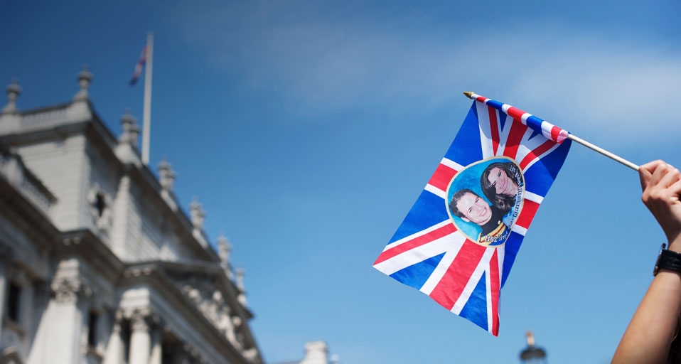 A tourist gets into the spirit for the royal wedding of Prince William and Kate Middleton, London -- Mark Makela/Corbis &copy; (Bing United Kingdom)
