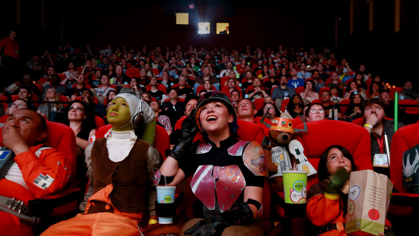 Costumed attendees at the 2014 San Diego Comic-Con International (© Sandy Huffaker/Reuters)(Bing United Kingdom)