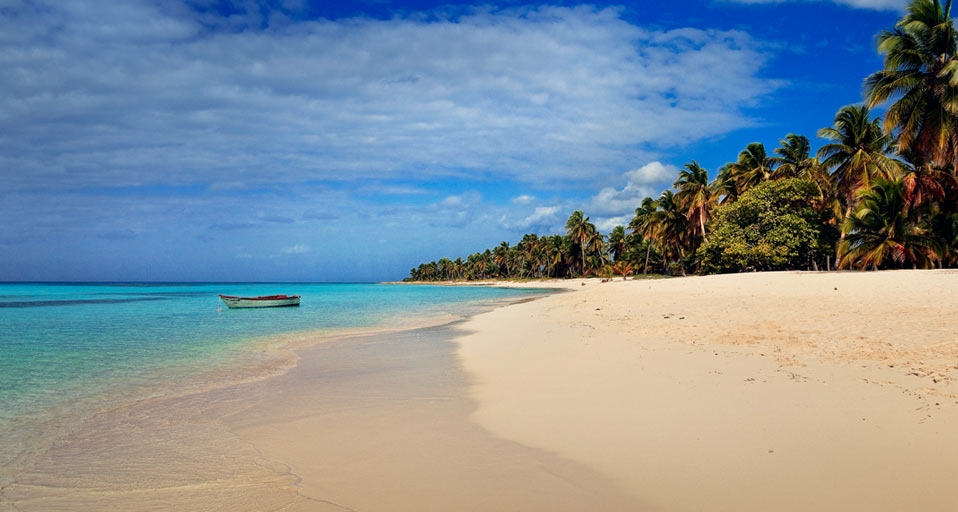 Isla Saona, Dominican Republic -- Antonino Bartuccio/Corbis &copy; (Bing United Kingdom)