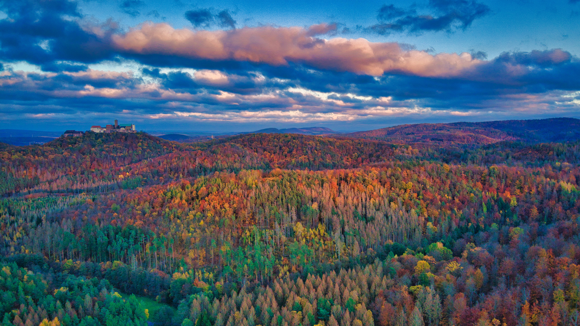 Castello di Wartburg nella Selva di Turingia, Germania (© ezypix/Getty Images)(Bing Italia)