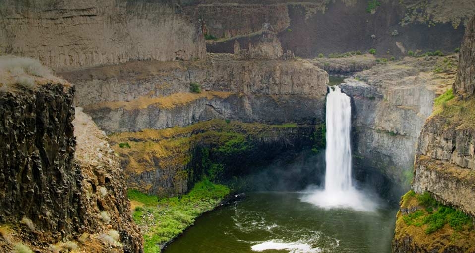 Palouse Falls, Washington, USA --Terry Eggers/DanitaDelimont.com &copy; (Bing United Kingdom)