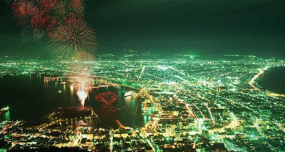｢函館の夜景｣北海道 -- Masaaki Tanaka/Aflo Foto Agency/Photolibrary &copy; (Bing Japan)