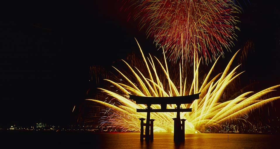 Miyajima Water Fireworks Display, Miyajima, Japan – JTB Photo/Photolibrary &copy; (Bing United Kingdom)