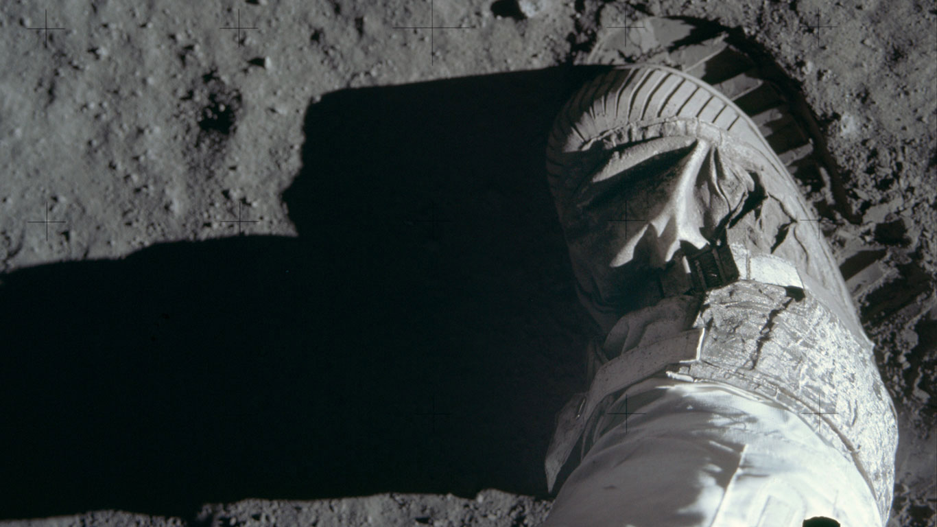 Buzz Aldrins Stiefel auf der Mondoberfläche, Apollo 11-Mission (© NASA)(Bing Deutschland)