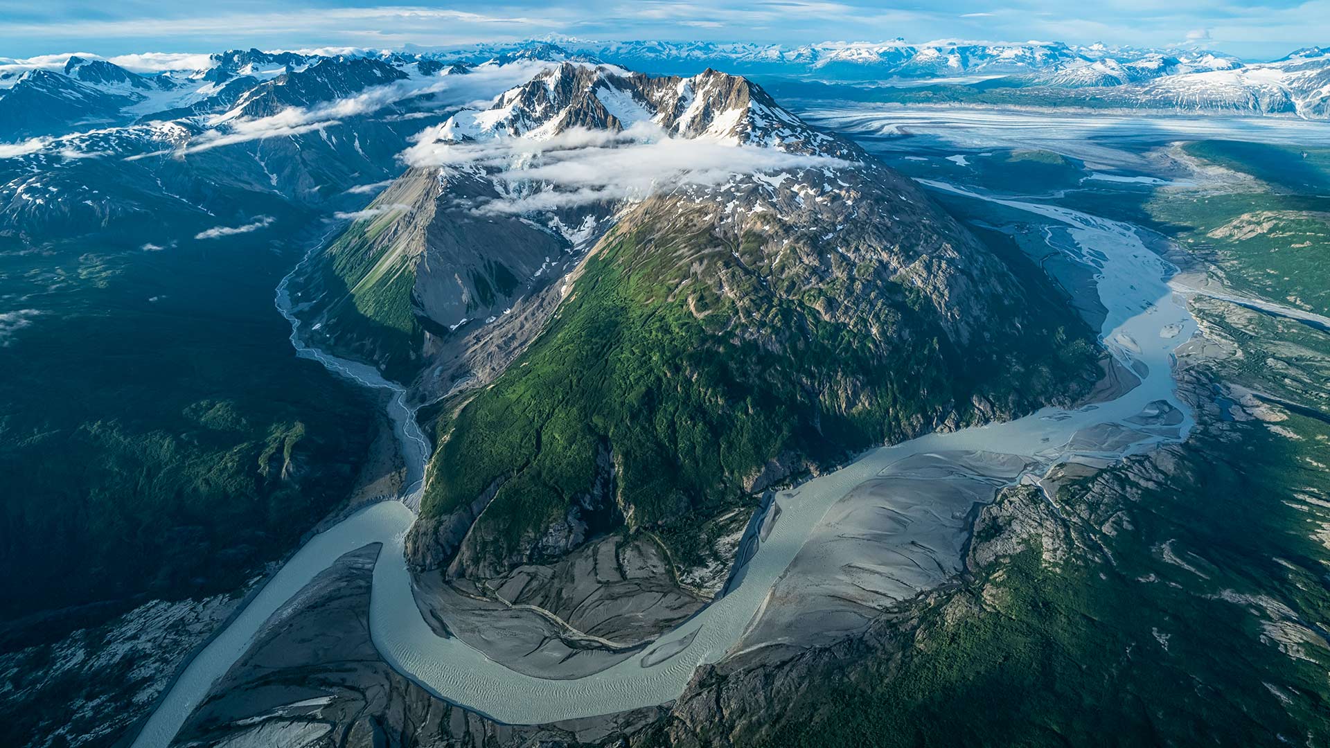 The glaciers and mountains of Kluane National Park and Reserve, Yukon, Canada (© Robert Postma/plainpicture)(Bing United Kingdom)