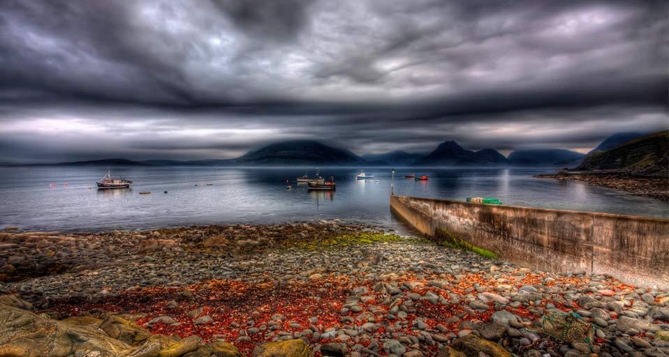 Fishing village of Elgol on Isle of Skye, Scotland (© Sharon Sanowar/Getty Images) &copy; (Bing United Kingdom)
