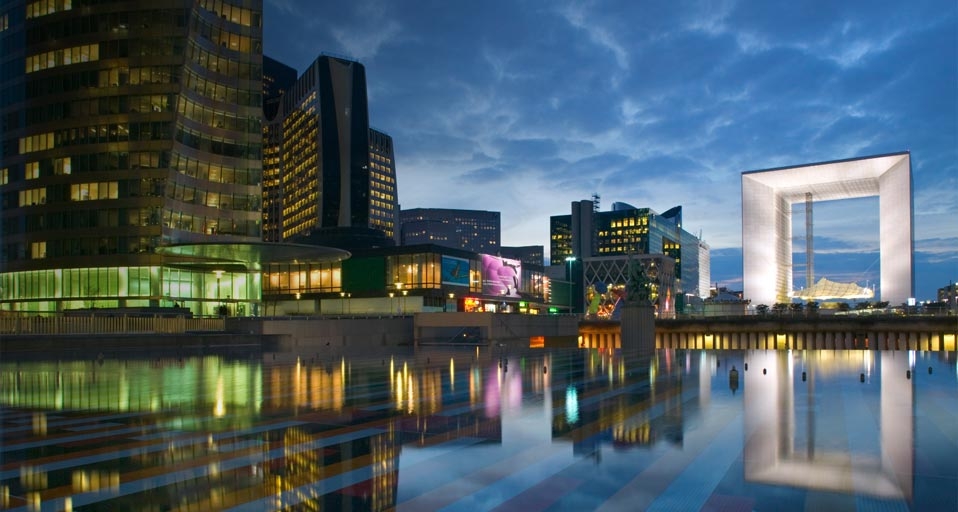 Quartier de la Défense dans les Hauts-de-Seine, Île-de-France (© Jon Arnold Images / DanitaDelimont.com) &copy; (Bing France)